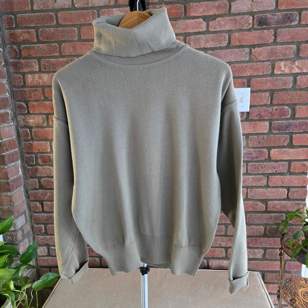 Womens Obermeyer Ski Snow Board Ice Skating Sweater Size M